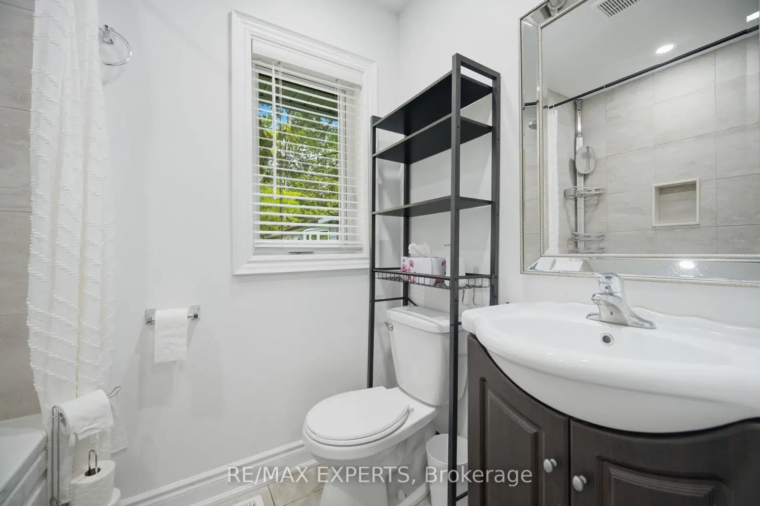 3211 Cove Avenue photo 4