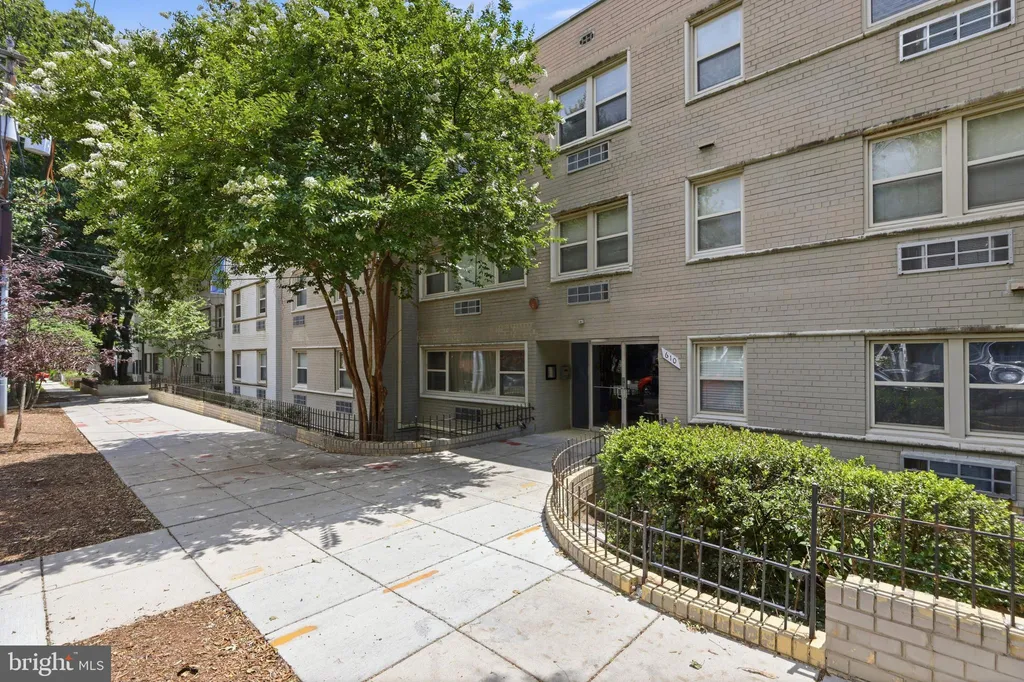 610 Longfellow Street NW Unit 305, Washington, DC 20011