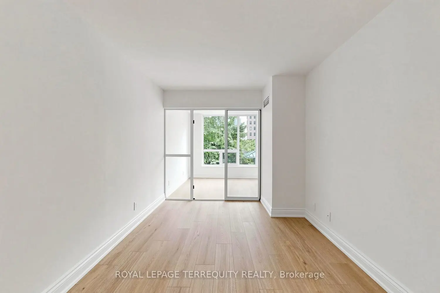 92 King Street 220 photo 2