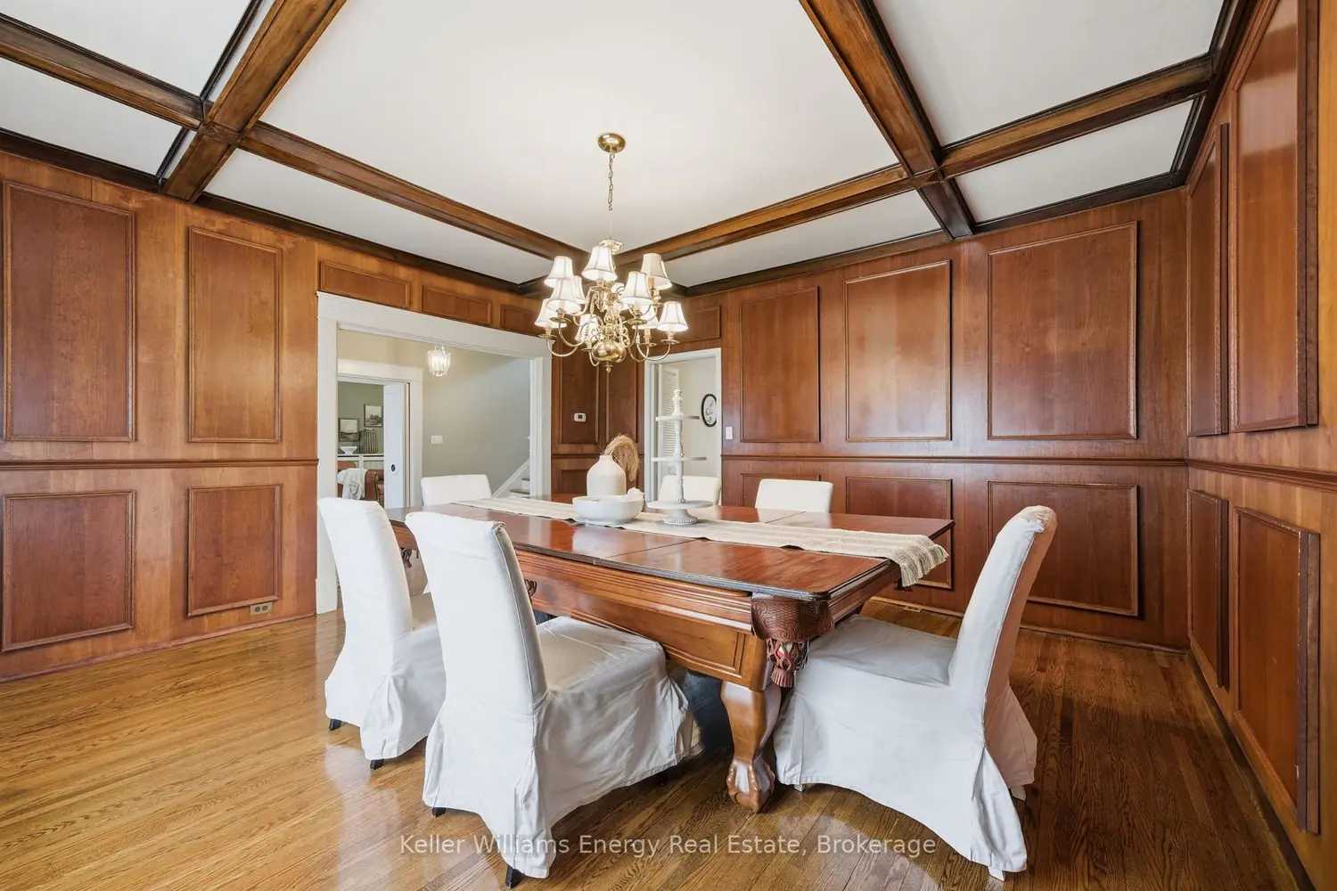 452 Simcoe Street photo 4