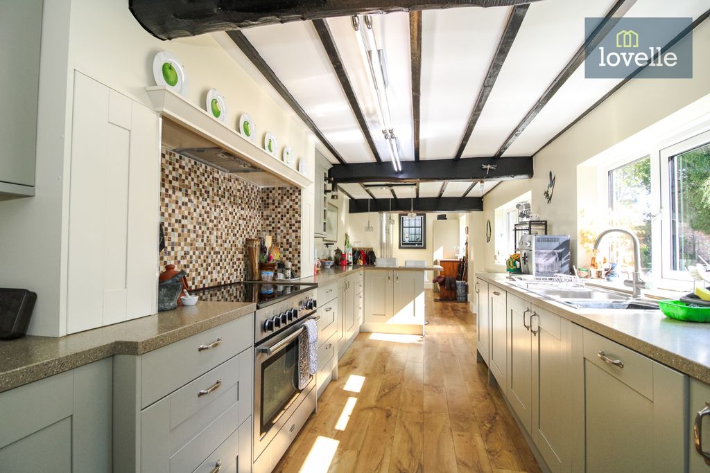 4 bed detached house for saleCheapside, Waltham DN37 photo 5