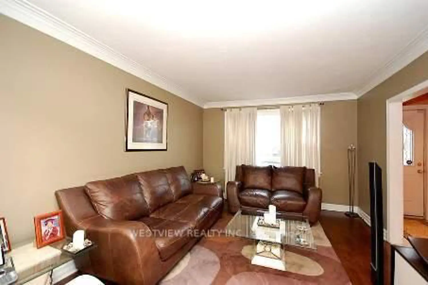 570 Atwater Avenue photo 4