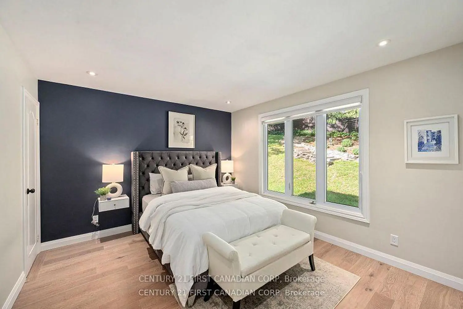 43 Compton Crescent photo 4