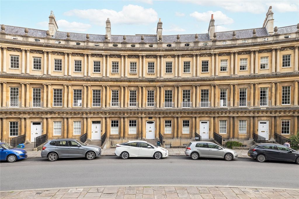 3 bed flat for saleThe Circus, Bath, Somerset BA1