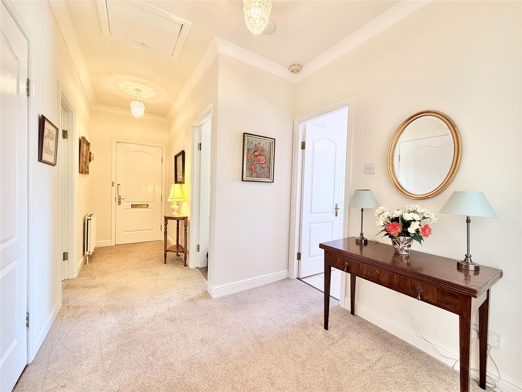 2 bed flat for saleWeirs Gate, Strathaven ML10 photo 5