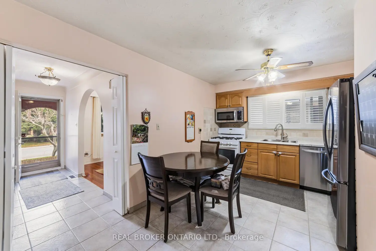 122 Green Cedar Drive photo 5