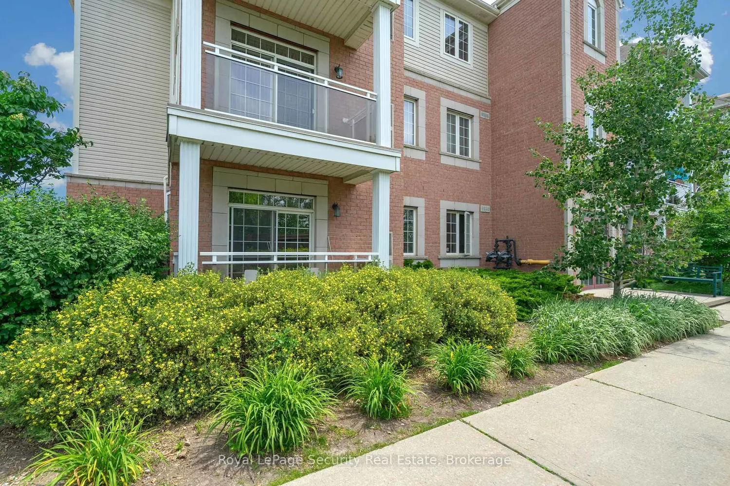 52 Harvey Johnston Way 101 photo 2