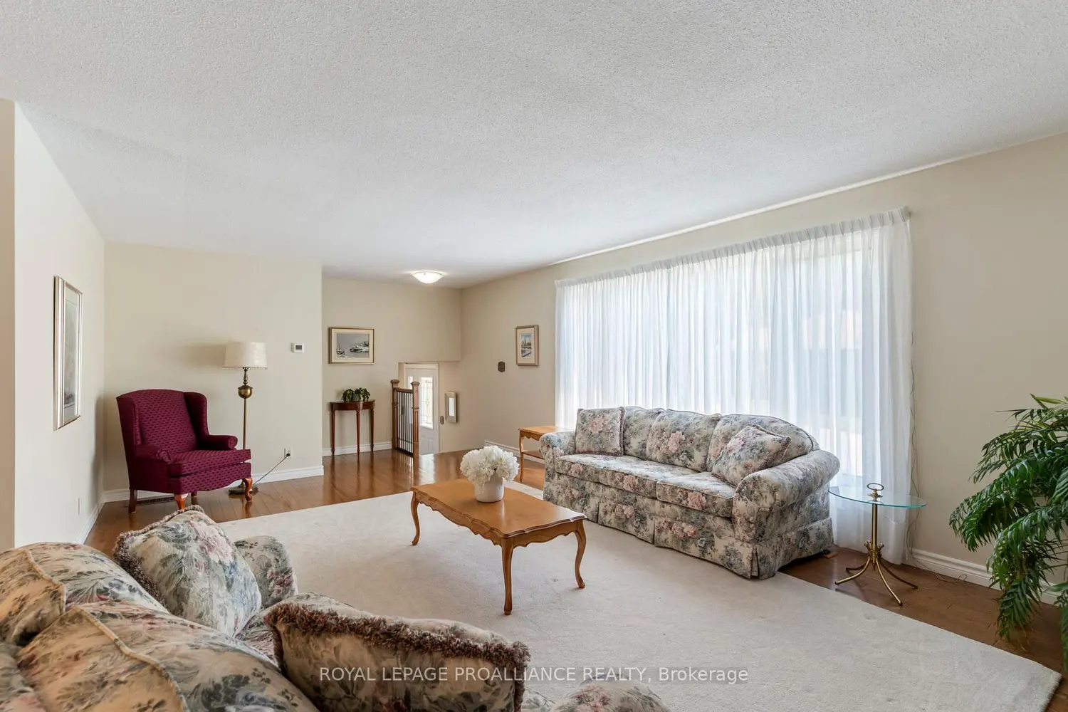 1 Hardy Crescent photo 3