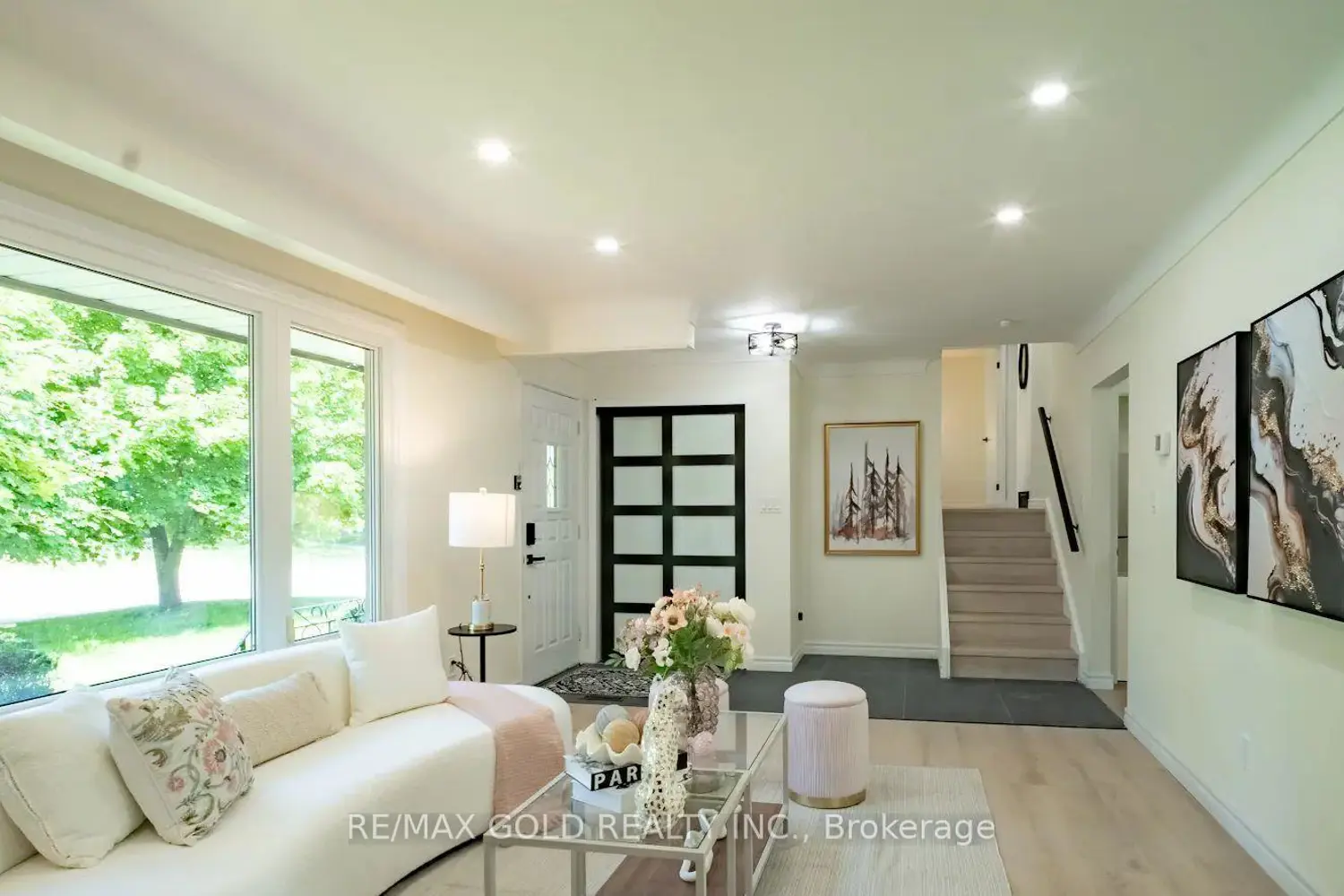4682 Pinedale Drive photo 5