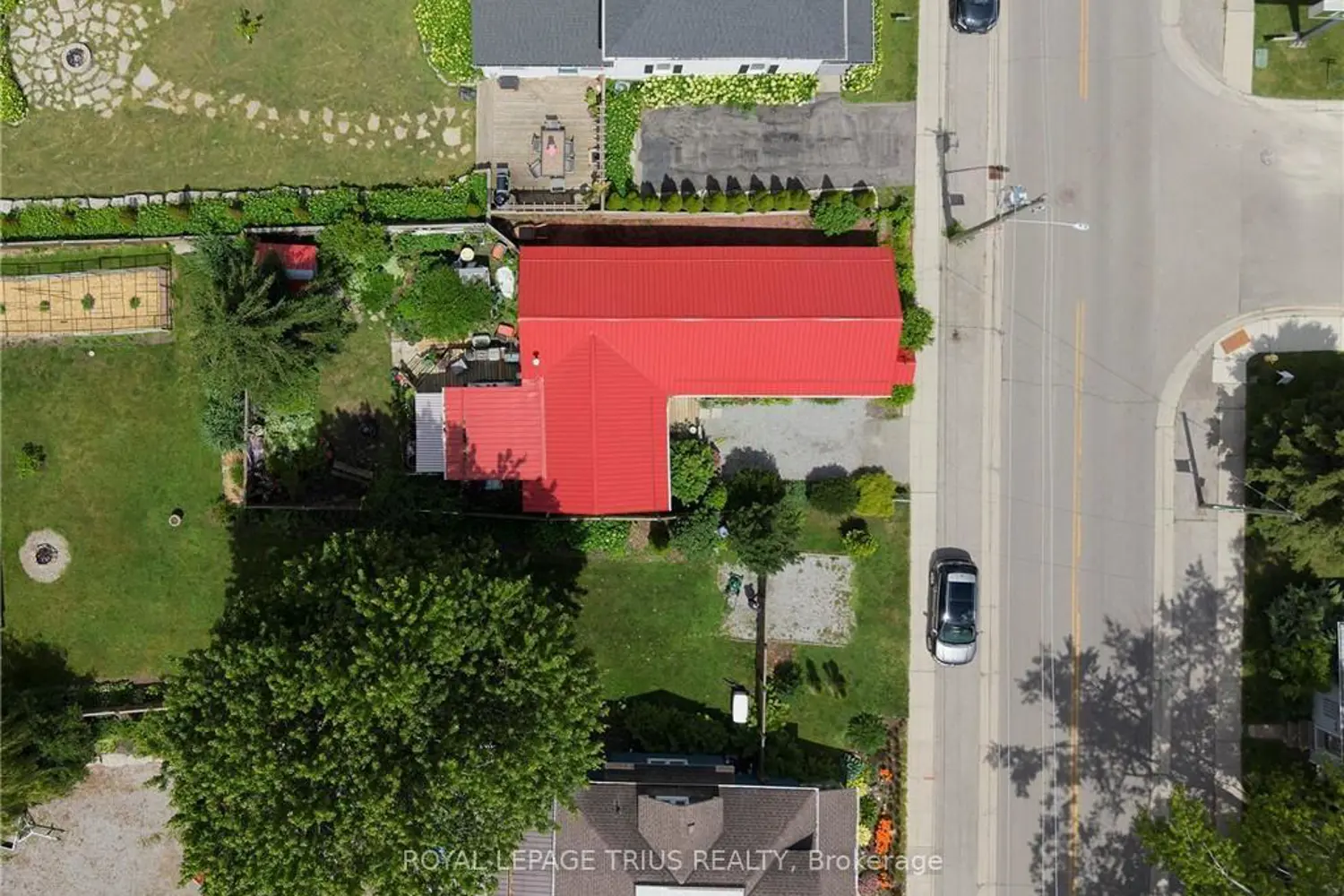 1045 Bay Street photo 5
