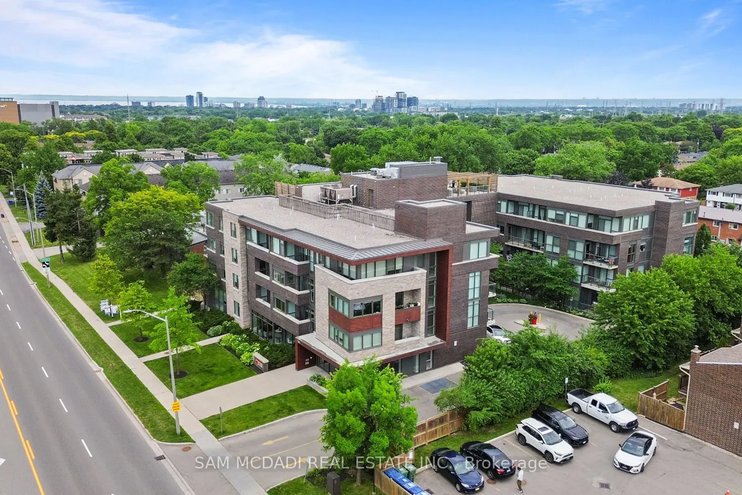1284 Guelph Line 115 photo 2