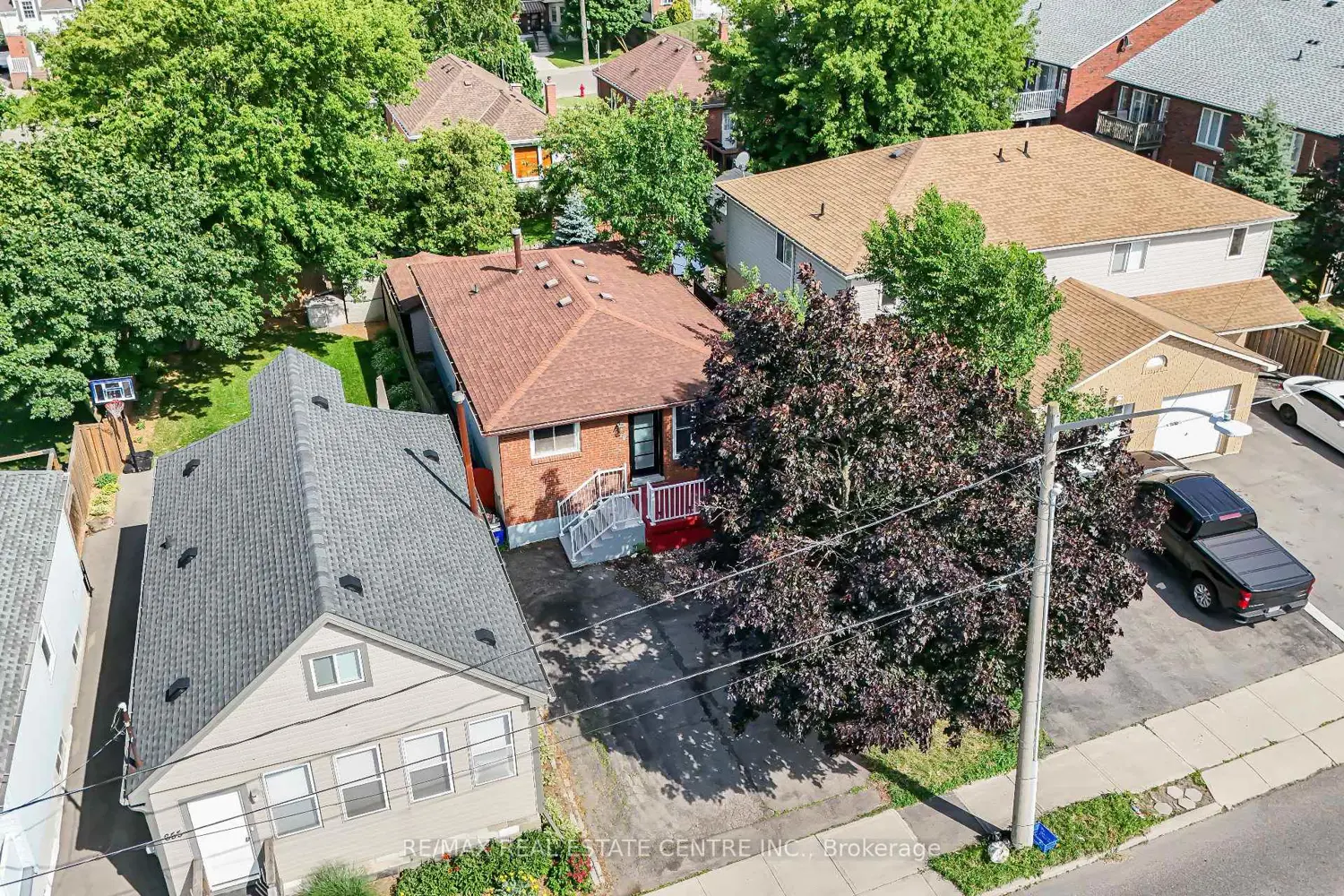 659 Upper Wellington Street photo 2