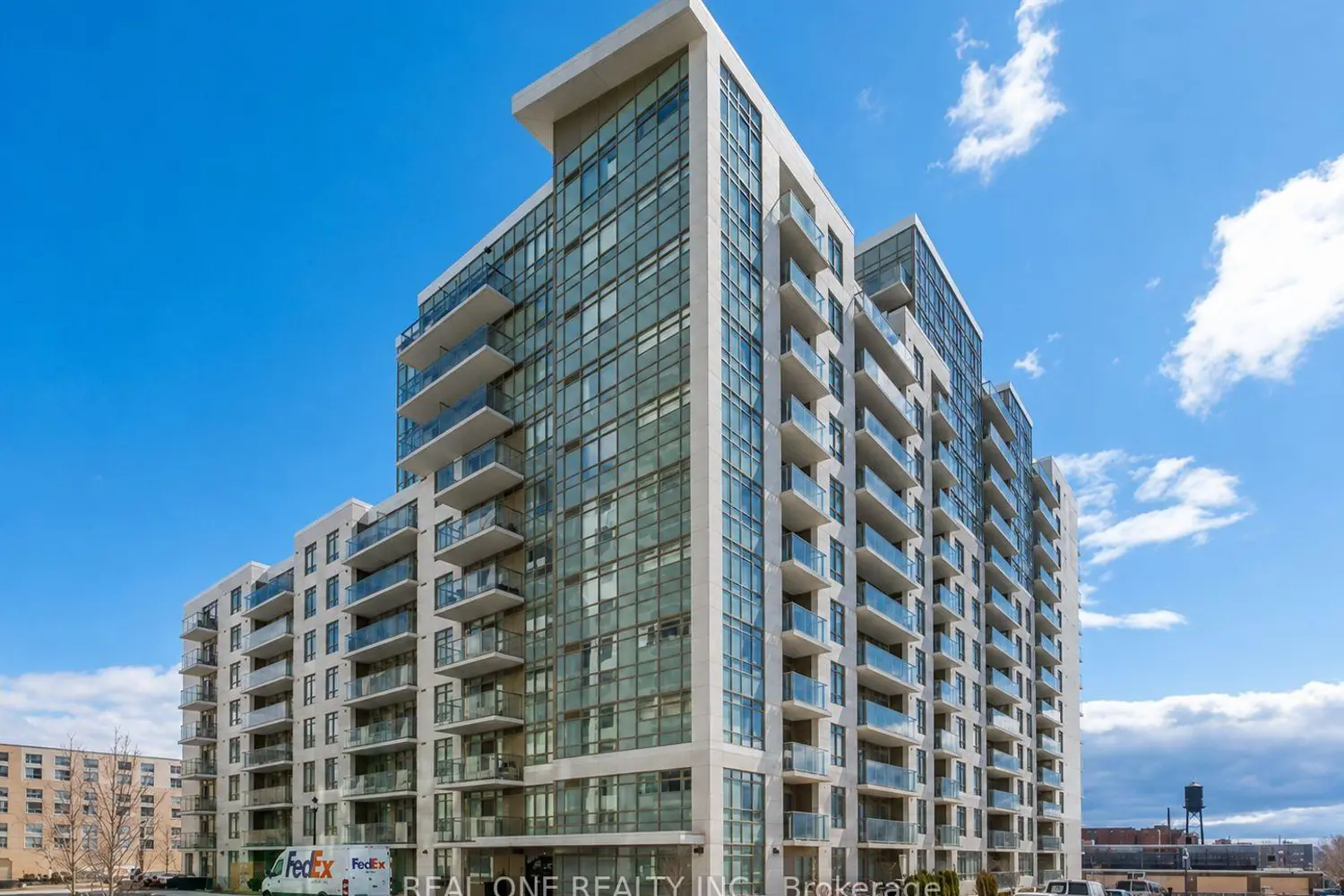 812 Lansdowne Avenue 624