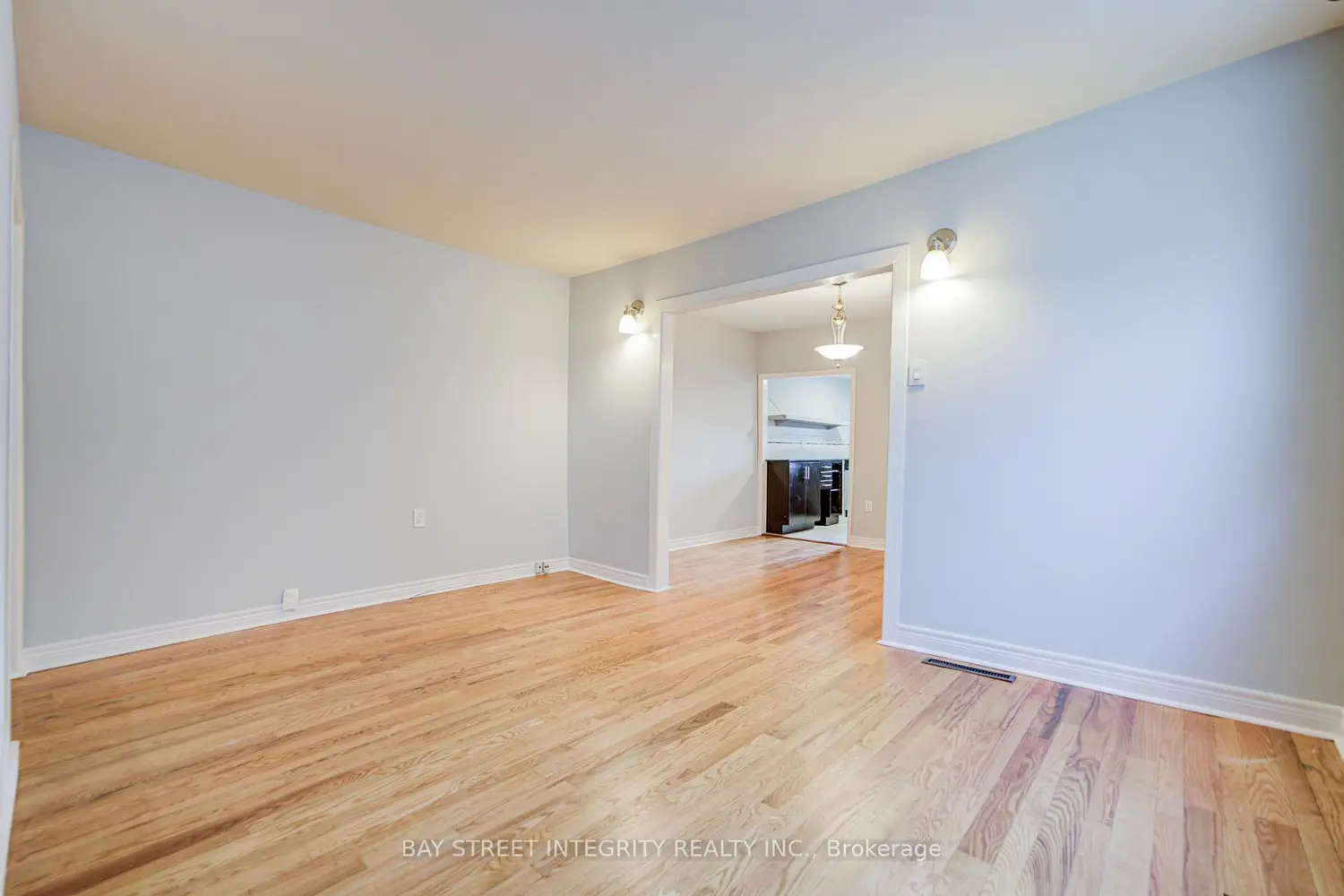 19 Robinson Avenue photo 3
