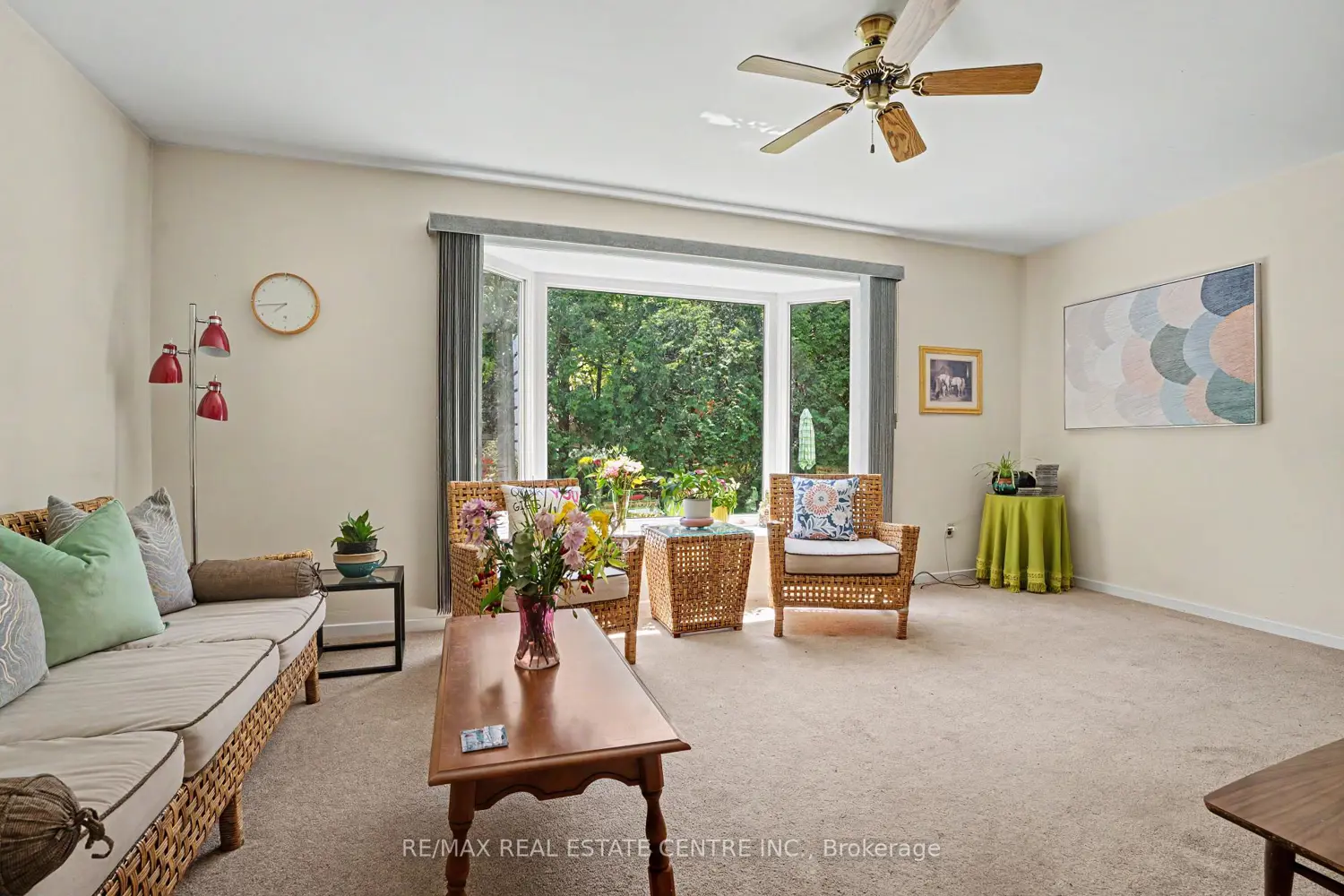 2068 Wellington Avenue photo 4