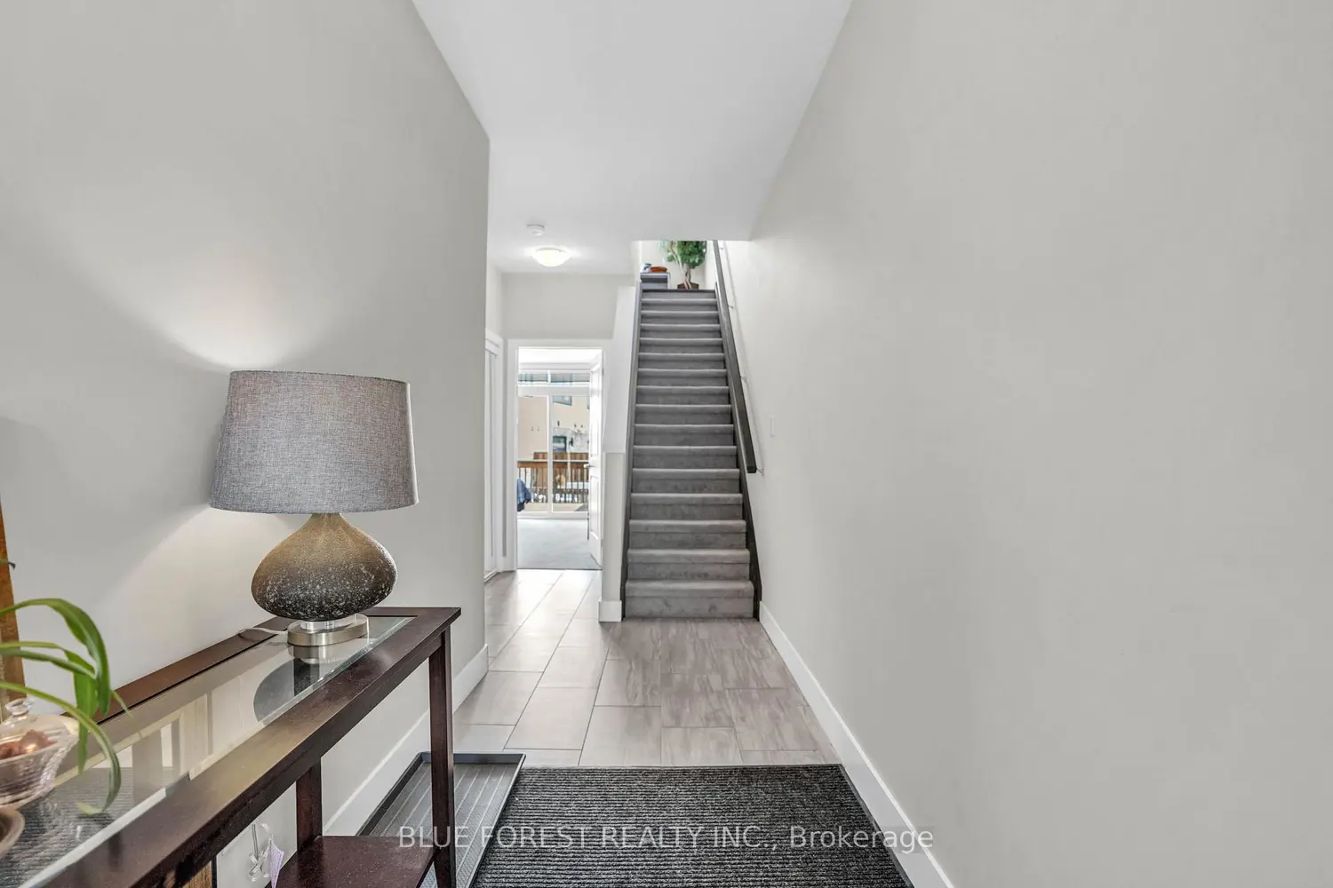 2070 Meadowgate Boulevard 4 photo 2