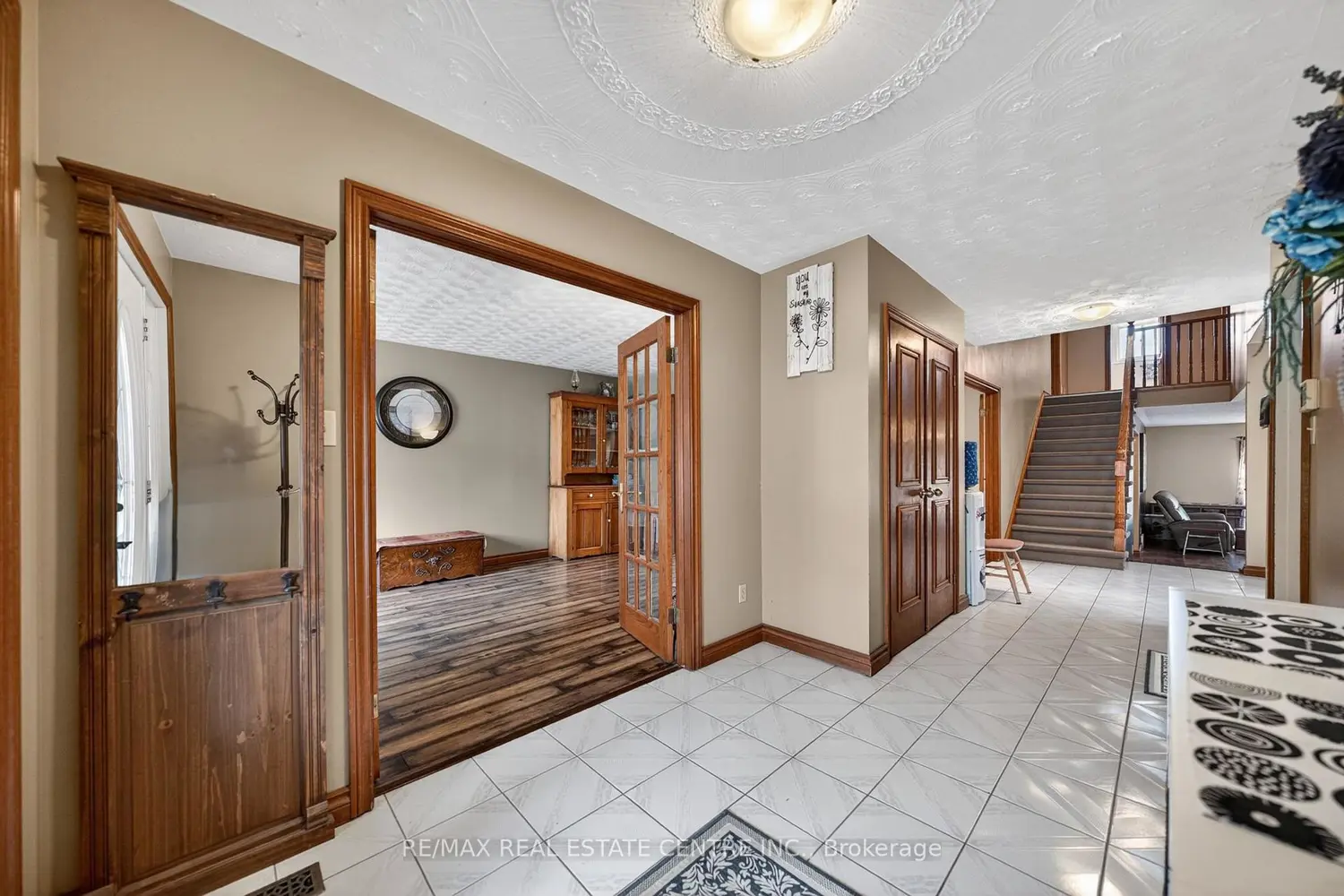86 Chimney Hill Drive photo 3