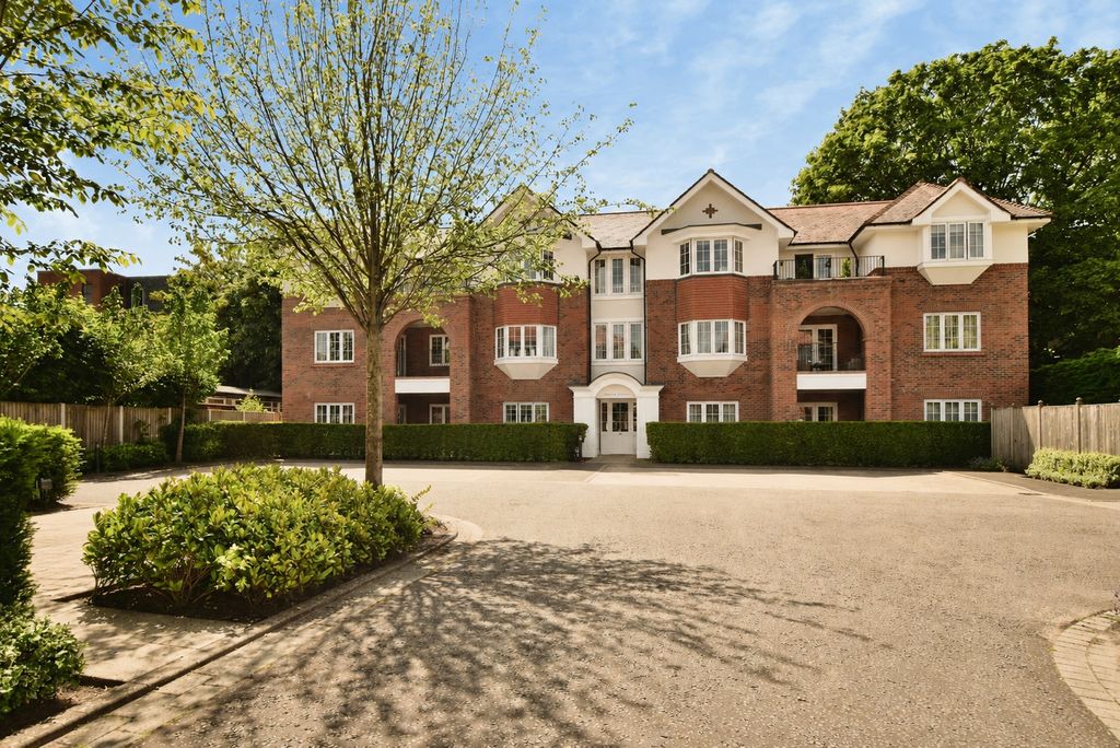 3 bed flat for saleBrockley Square, Wilmslow, Cheshire SK9