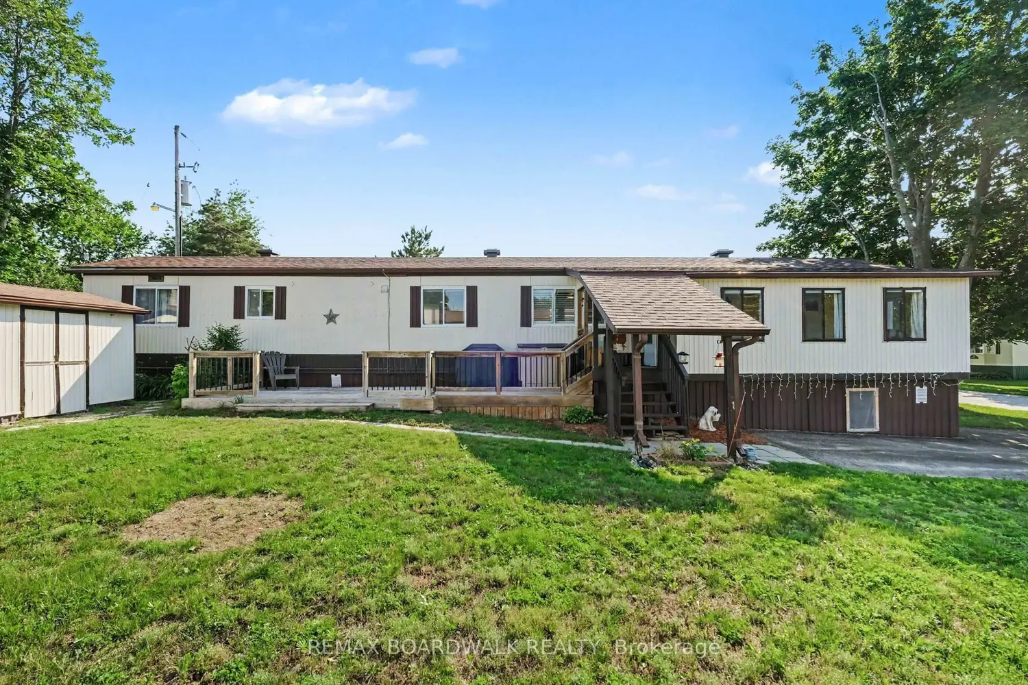 622 Bluebird Hill photo 2