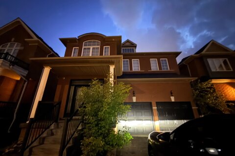 162 Bathurst Glen Drive, Vaughan, ON, L4J 8Y8 photo 3