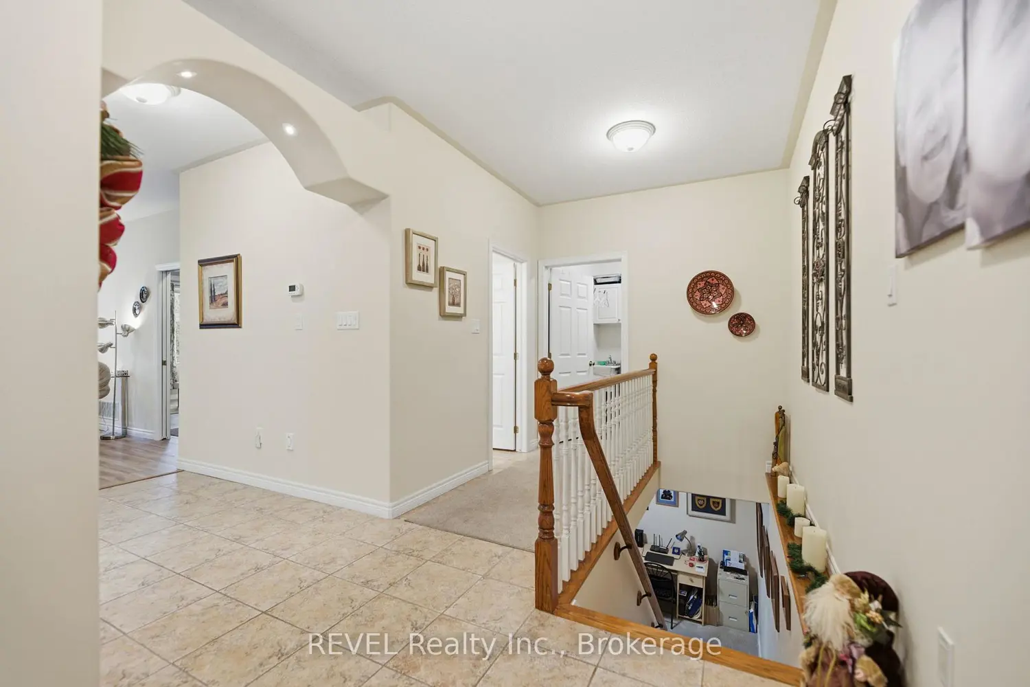 6295 Forest Ridge Drive photo 2