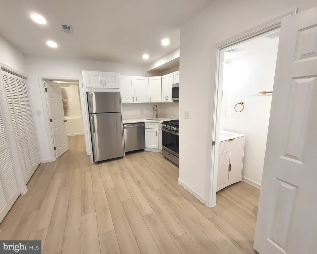 562 24th Street NE, Washington, DC 20002 photo 3