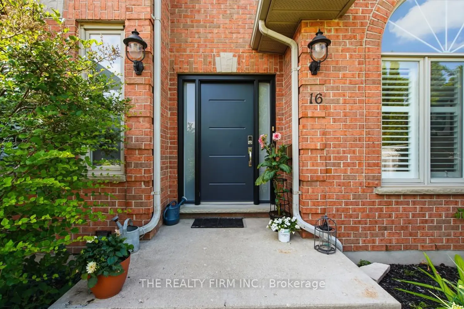16 Fitzwilliam Boulevard photo 2