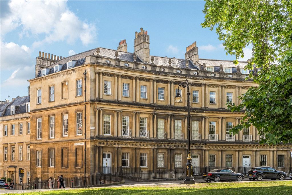 8 bed detached house for saleThe Circus, Bath, Somerset BA1