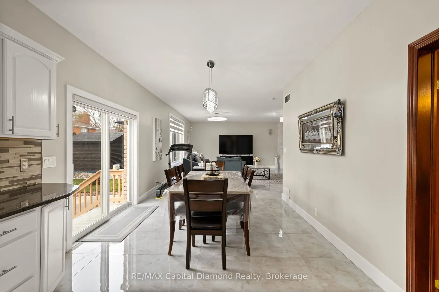 3783 Inglewood Avenue photo 4