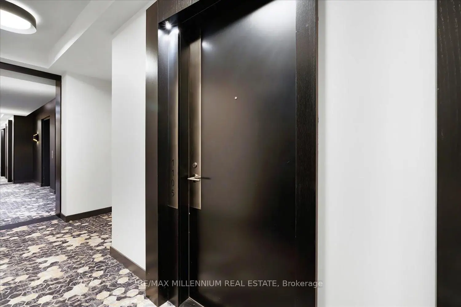 101 Erskine Avenue 1105 photo 5