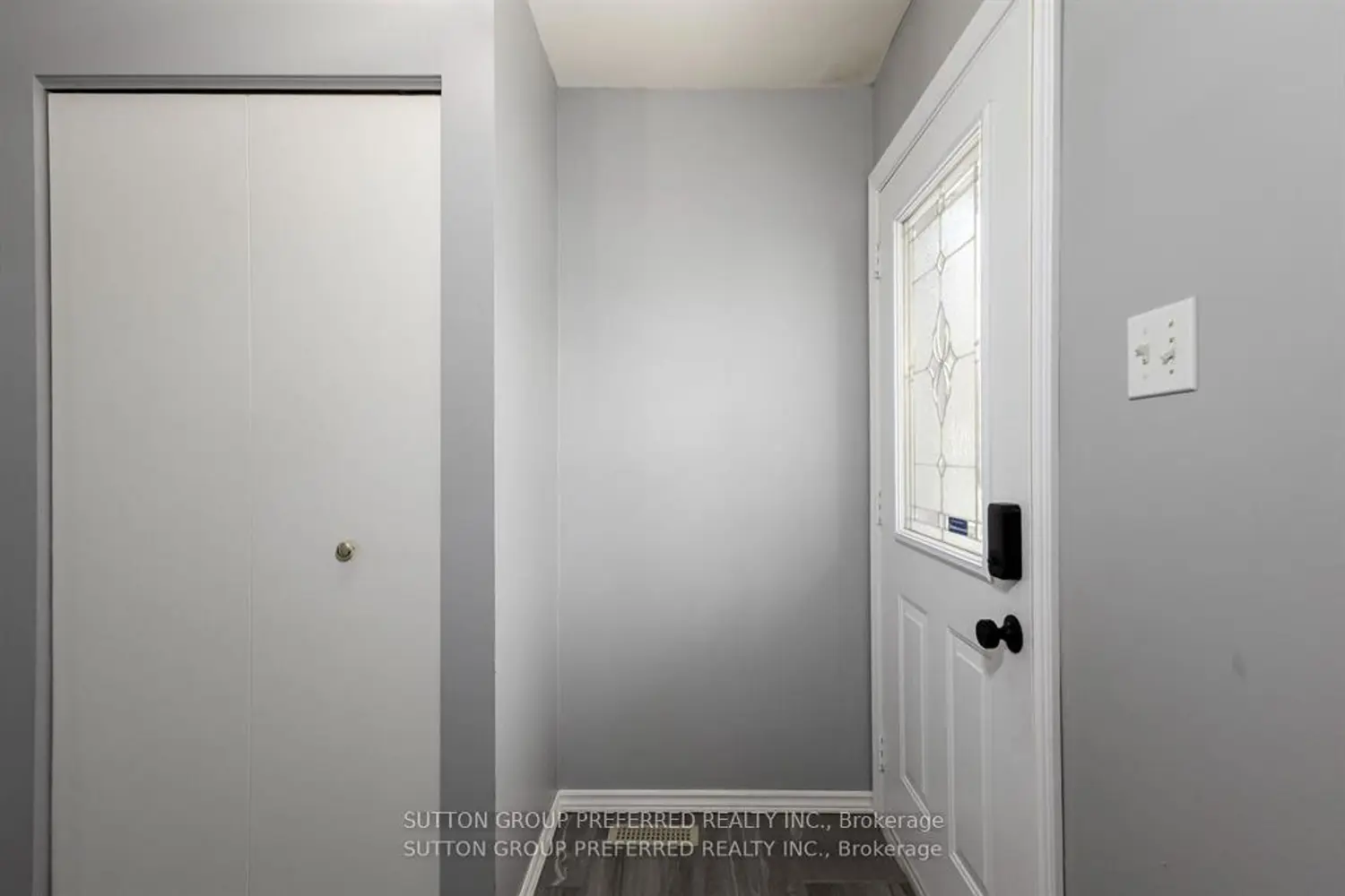 95 Scotchmere Crescent photo 3