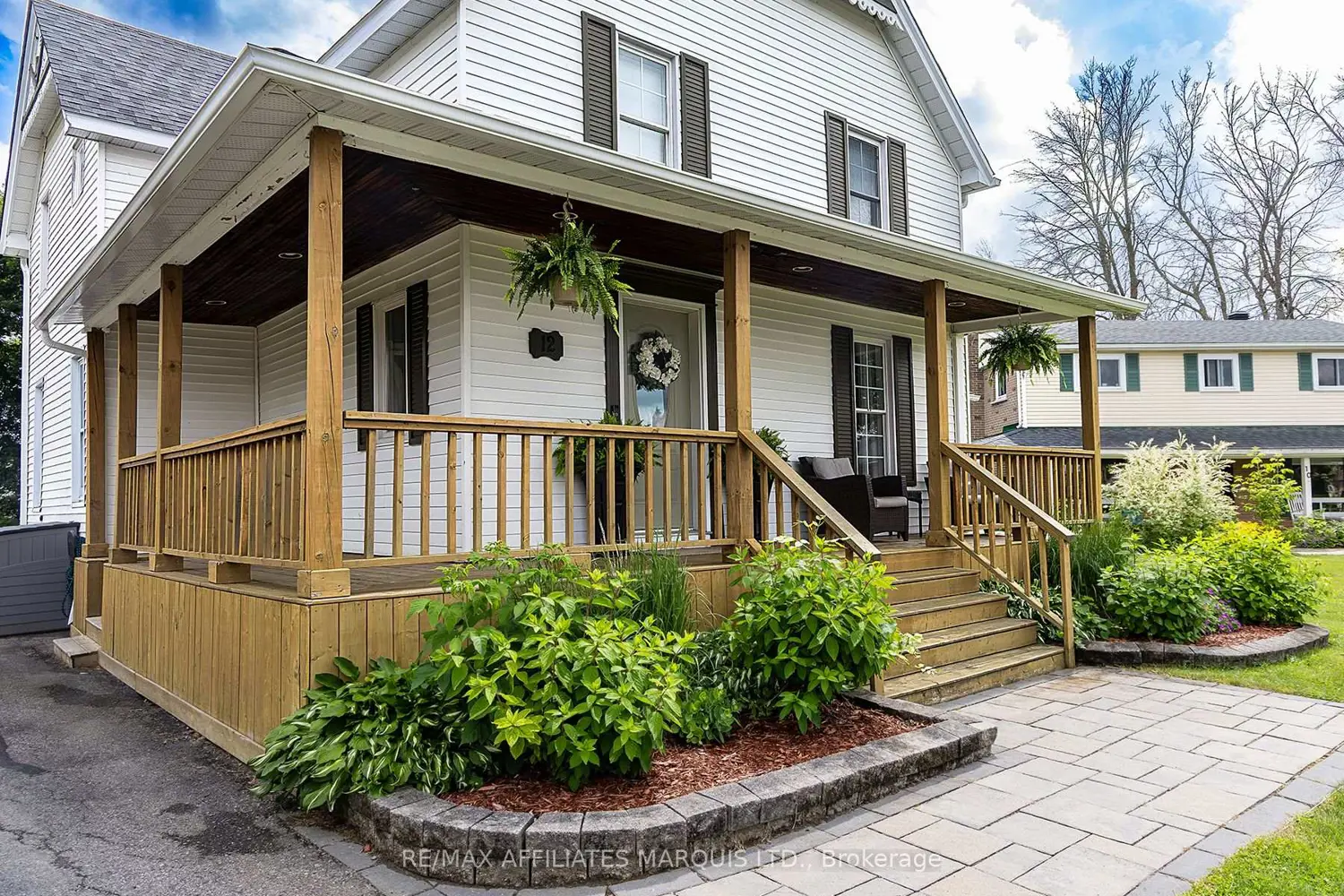 12 Broder Crescent photo 2