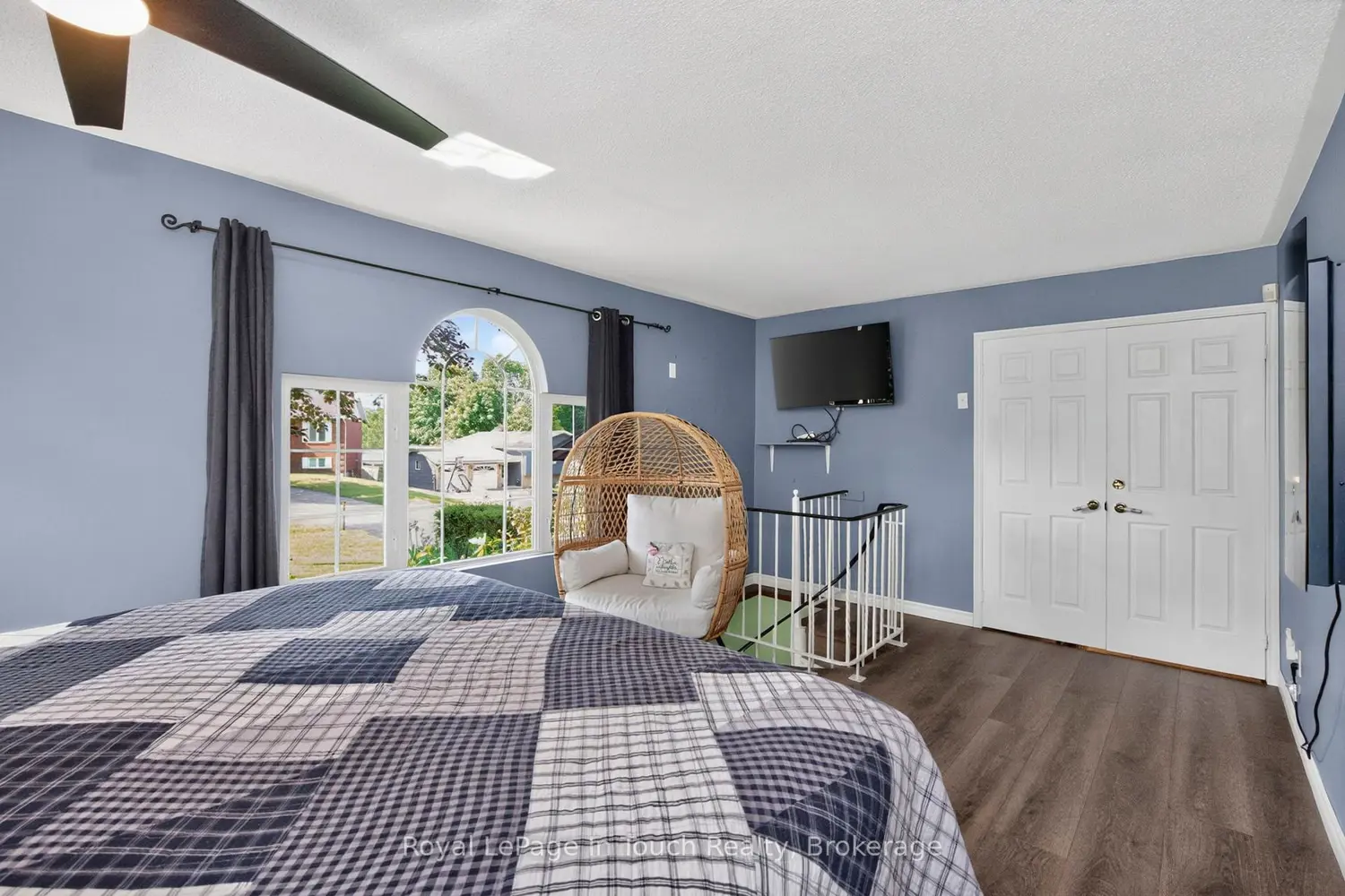 13 Hallen Drive photo 5