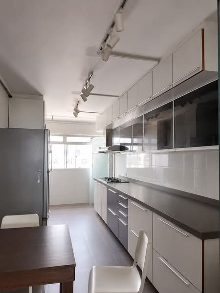 275 Yishun Street 22 photo 2