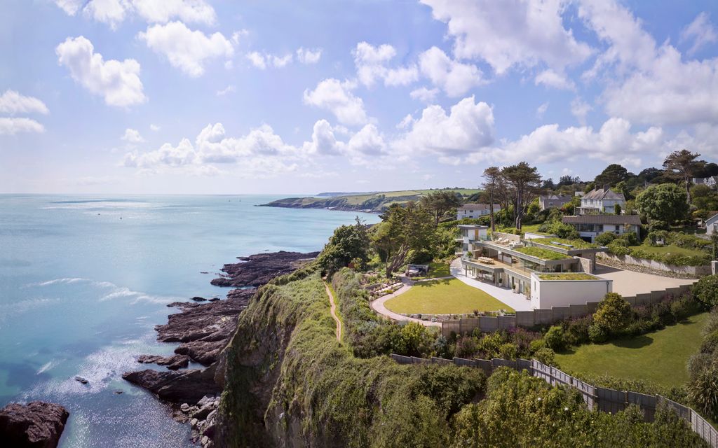 5 bed detached house for saleOverlooking Falmouth Bay, South Cornwall TR11