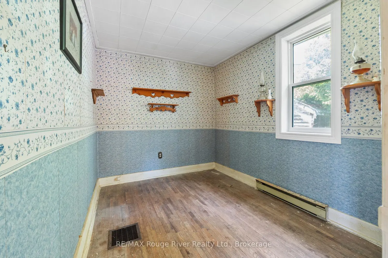 7725 Mill Street photo 4