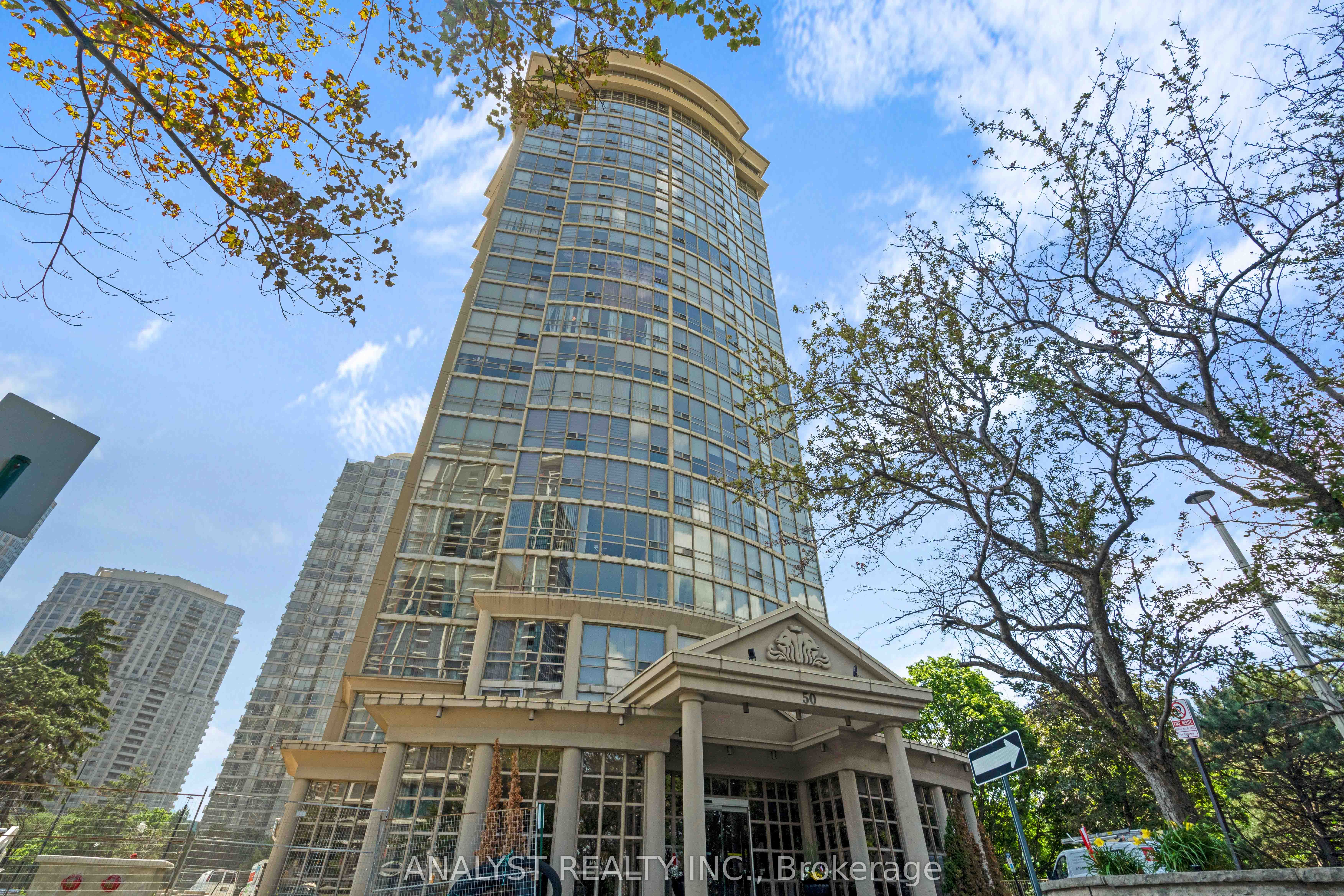 909-50 Eglinton Avenue W, Mississauga, ON, L5R 3P5