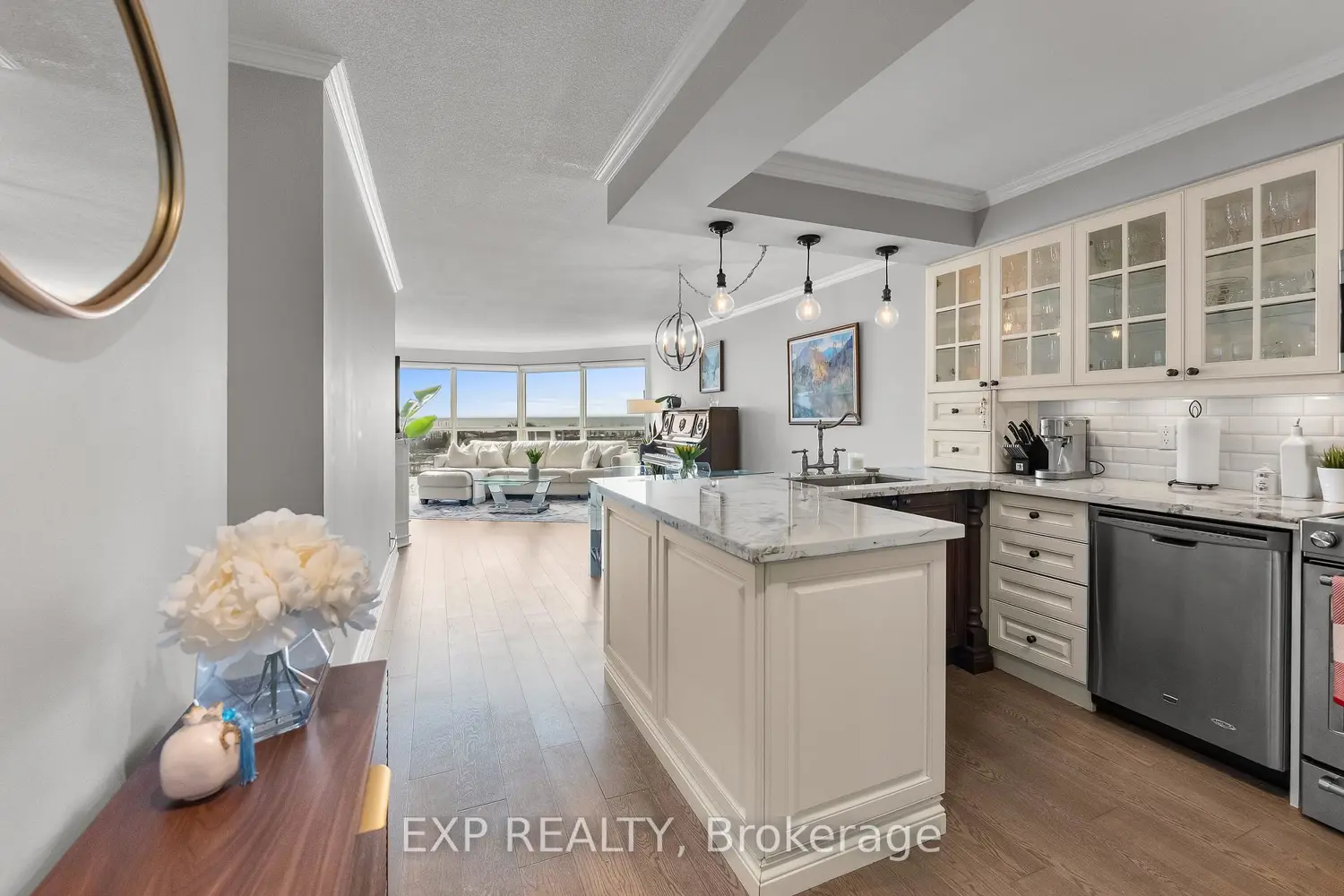 2261 Lake Shore Boulevard 918