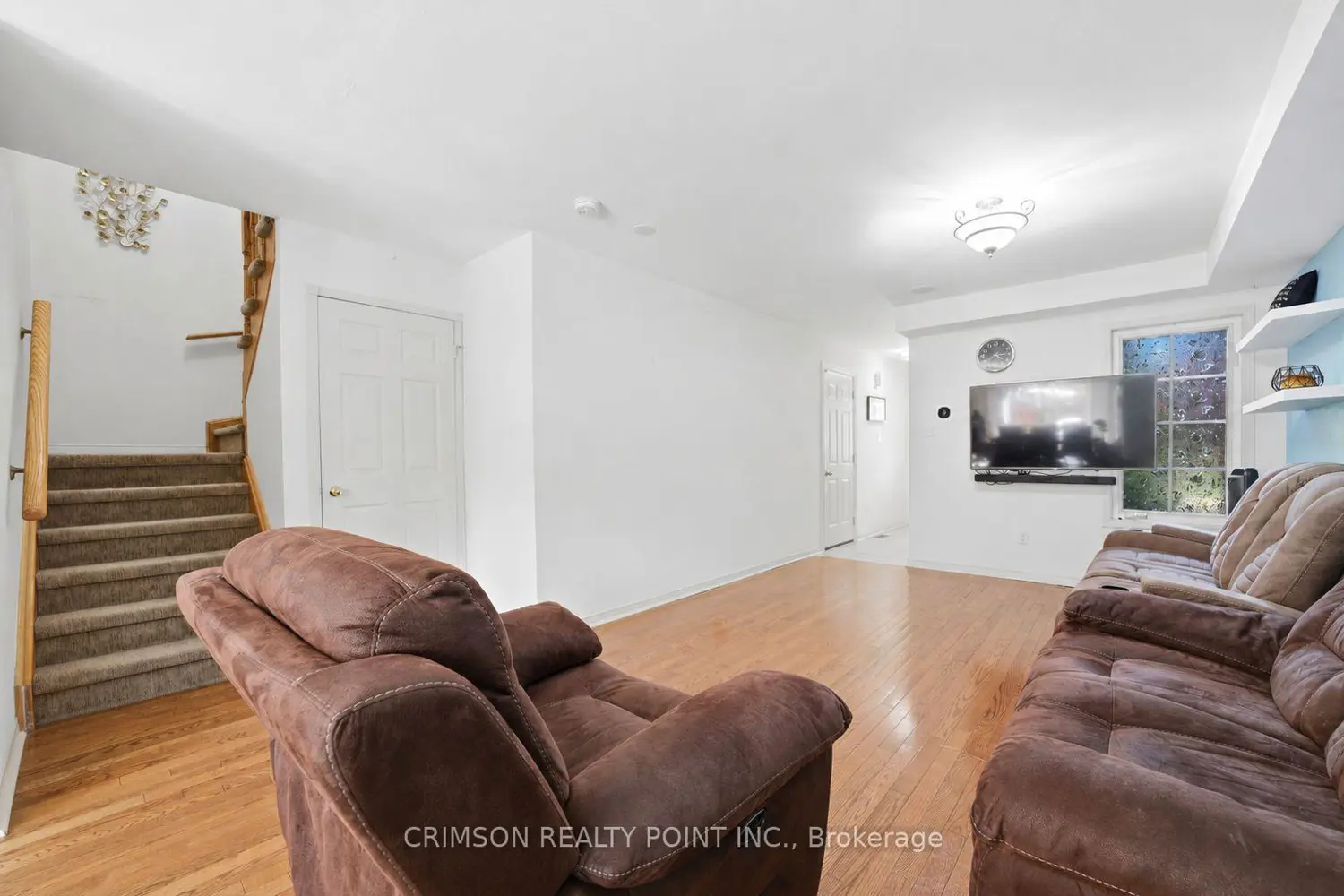 42 Dawson Crescent photo 2