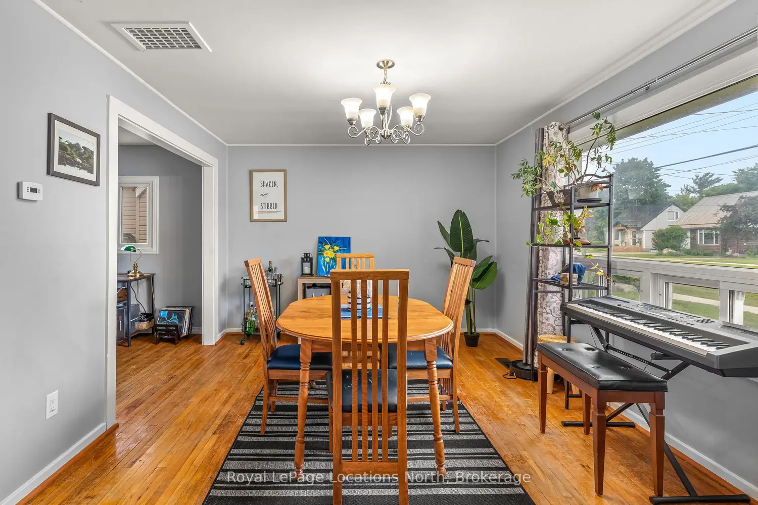 520 Maple Street photo 2