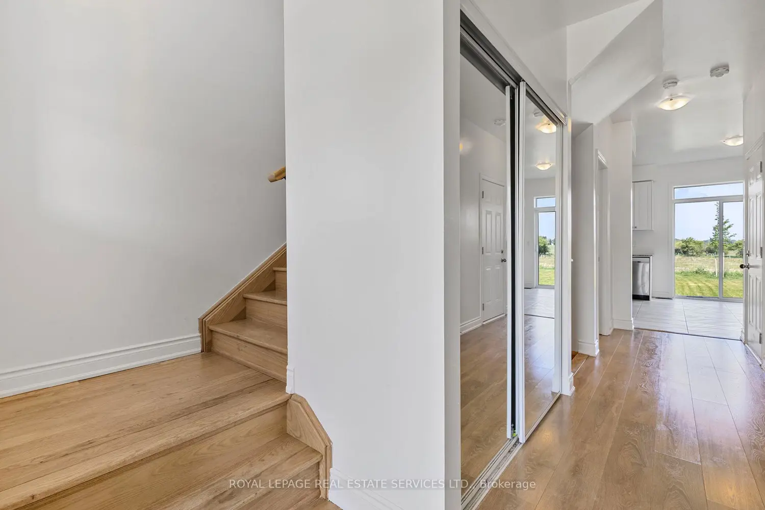 28 Union Boulevard photo 4