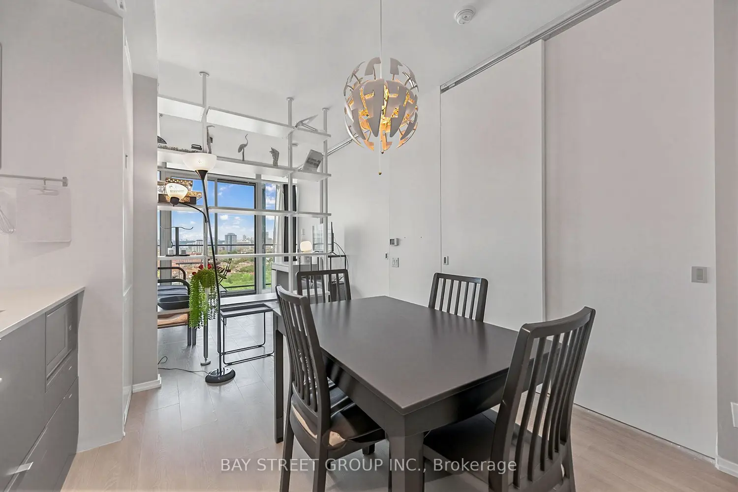 125 Peter Street 1803 photo 4
