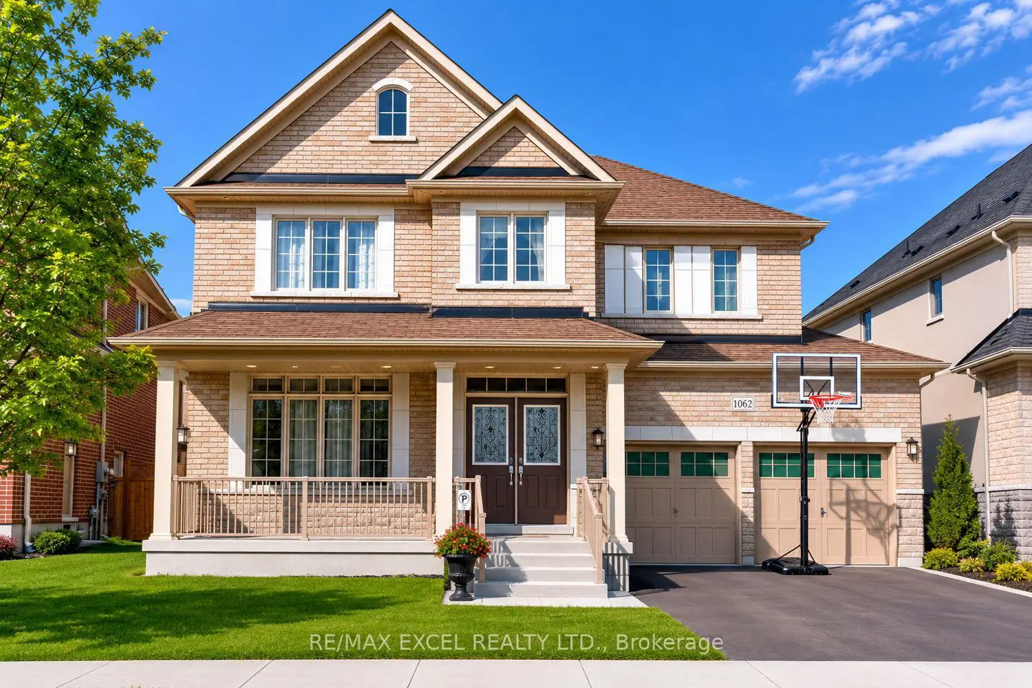 1062 Blackhall Crescent
