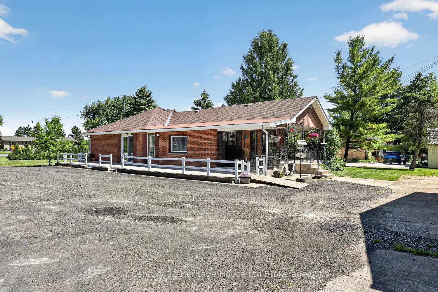 15067 Elginfield Road photo 3