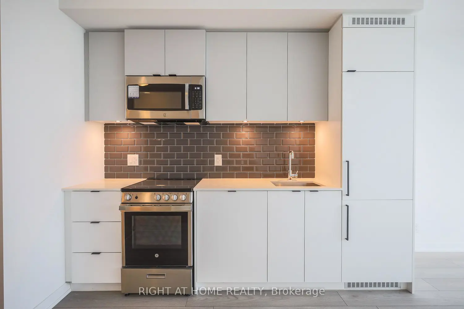 285 Dufferin Street 1209 photo 5