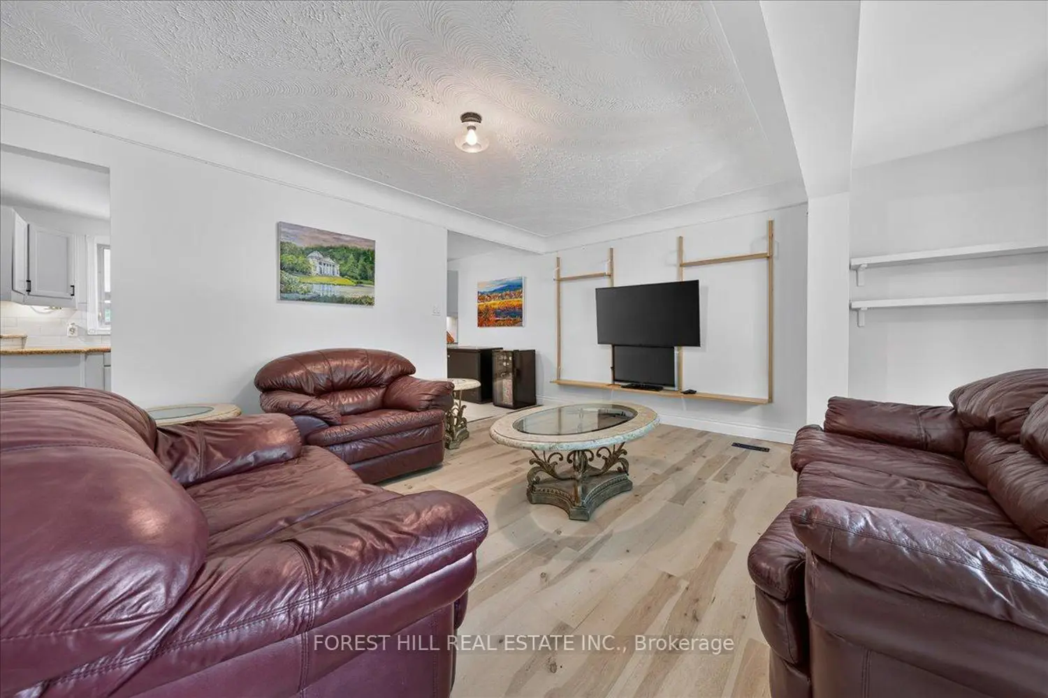 840 Maitland Street photo 3