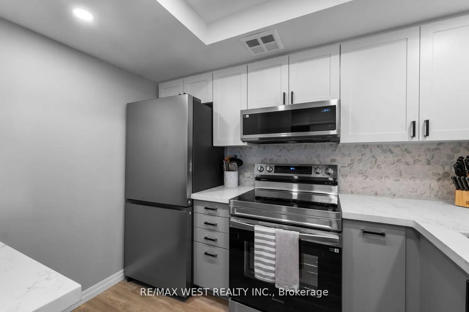 100 Observatory Lane 502 photo 4