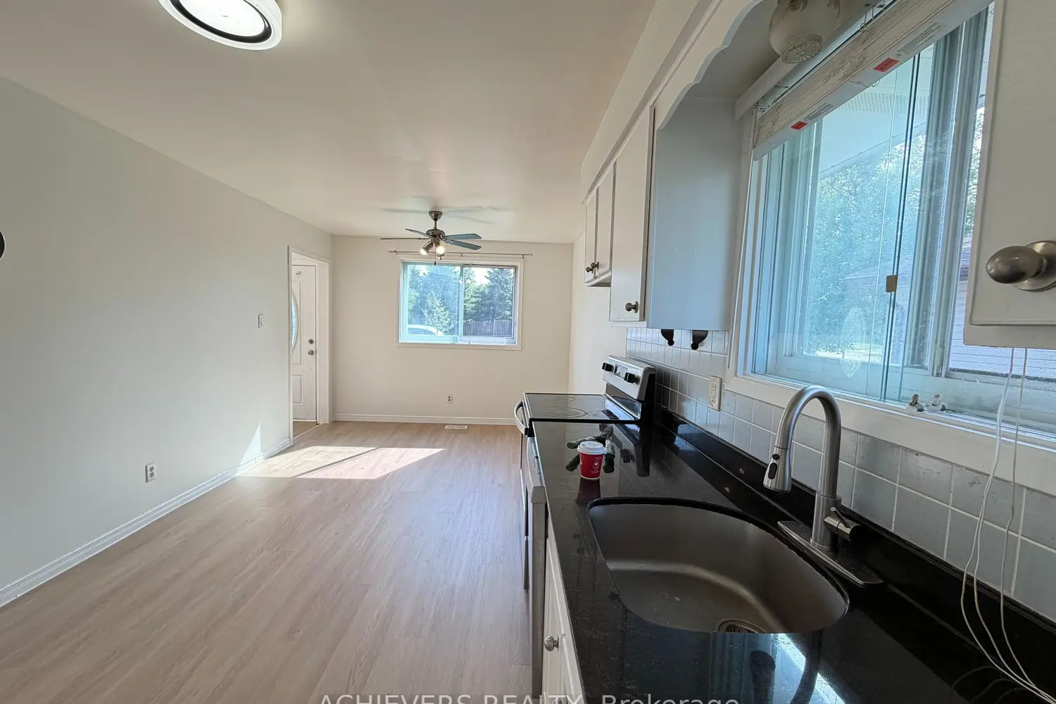 176 Culver Crescent photo 5