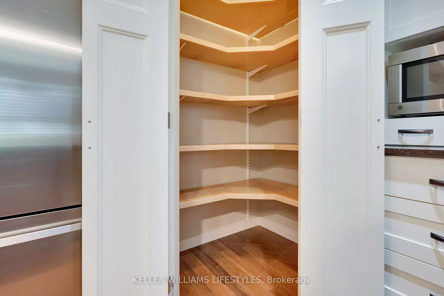 352 Ridout Street 3 photo 5