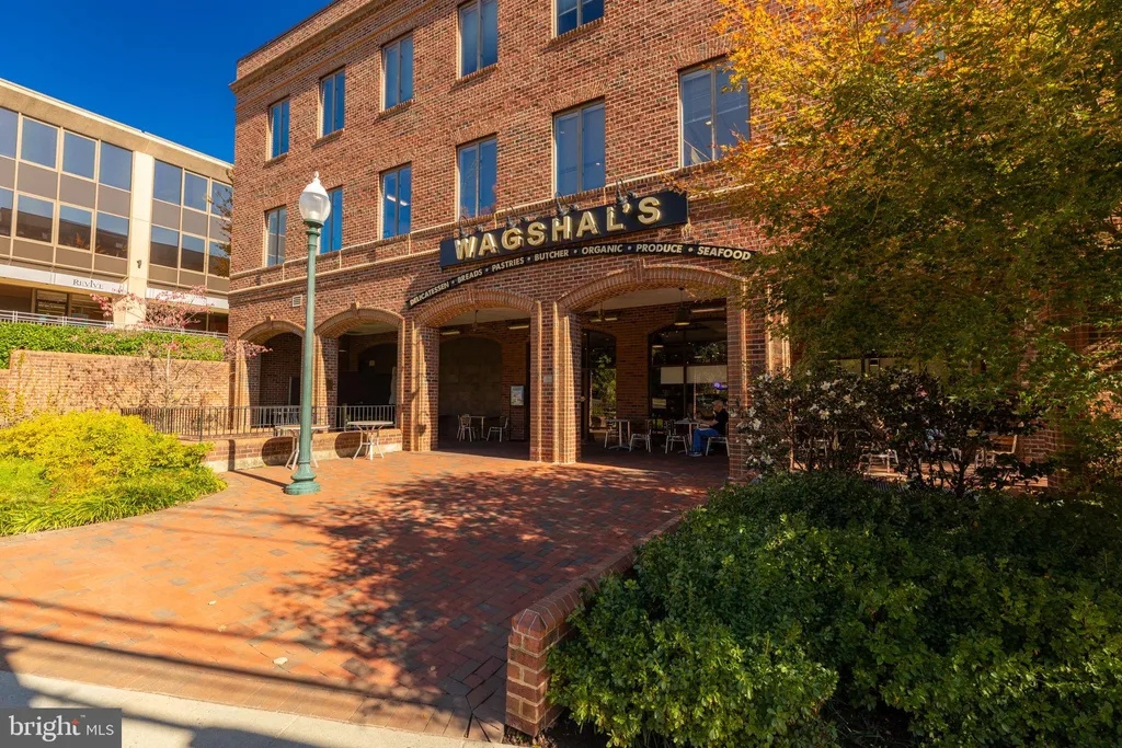 3223 Sutton Place NW Unit A, Washington, DC 20016